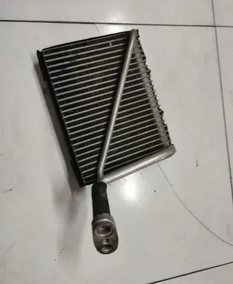 Volkswagen PASSAT B5 A/C cooling radiator (condenser) 