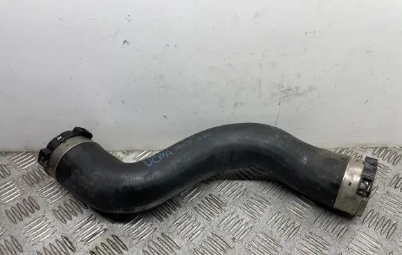 Mercedes-Benz C W204 Intercooler hose/pipe 2045282182