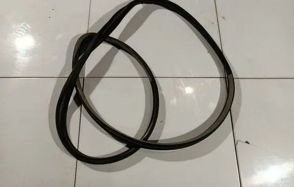 Opel Astra H Rubber seal front coupe door 
