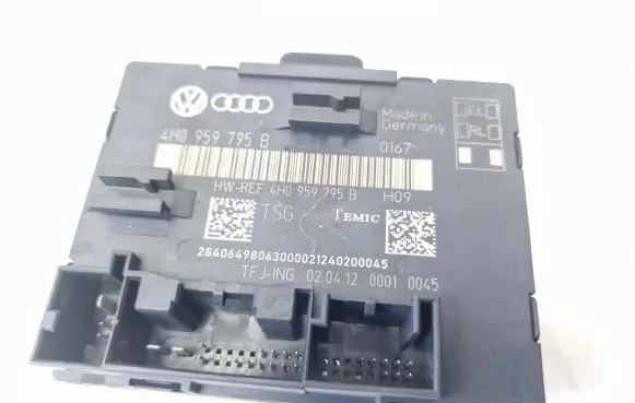 Volkswagen Touareg II Door control unit/module 4H0959795B