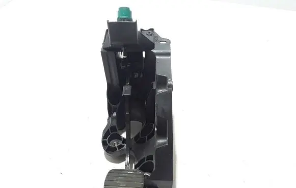Renault Trafic III (X82) Brake pedal 465016415R