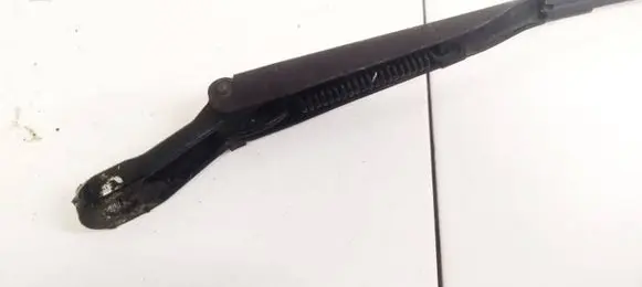Mercedes-Benz S W220 Front wiper blade arm