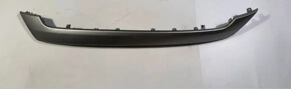 Front bumper splitter molding