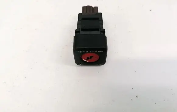 Passenger airbag on/off switch