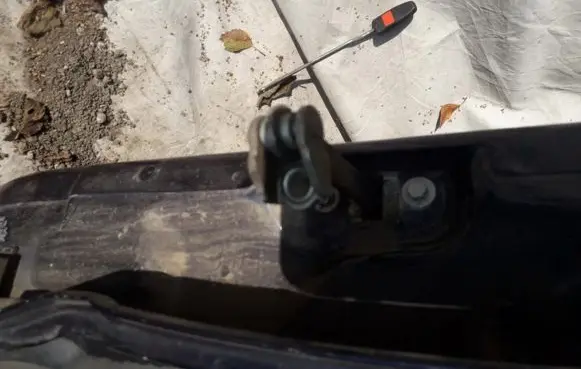 Opel Zafira A Rear door check strap stopper