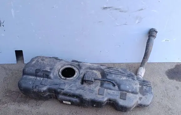 Mercedes-Benz Vito Viano W447 Fuel tank A4474701200 A4474701100