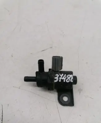 Toyota Celica T230 Vacuum valve 9091012220