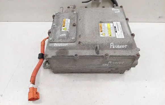Peugeot iOn Voltage converter/converter module 9499A620 C01101025353