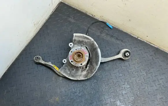 BMW 6 E63 E64 Front wheel hub 6762018
