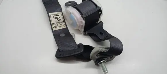 Rear seatbelt