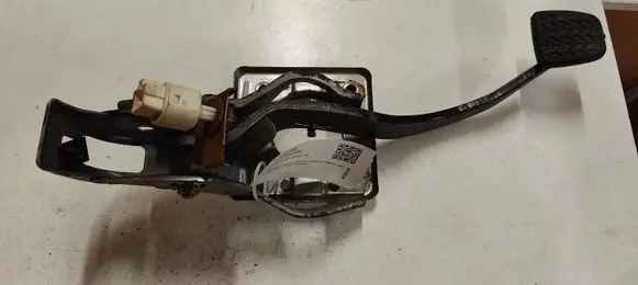 Toyota Avensis T250 Brake pedal 16094A01