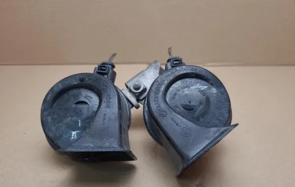 Volkswagen Polo V 6R Horn signal A046468