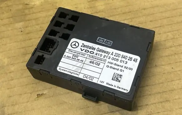 Mercedes-Benz S W220 Gateway control module A2205402645 2205402645