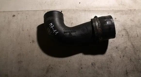 Volvo V70 Clutch pipe/line 30751920