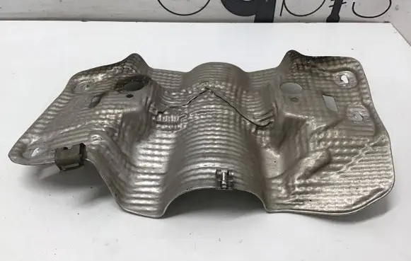 Volkswagen Touareg III Exhaust heat shield 4M0521443F