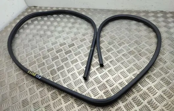 Mitsubishi Outlander Front door rubber seal
