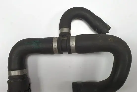 Land Rover Range Rover L322 Engine coolant pipe/hose JHB501150