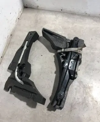 Volkswagen Golf VII Tool box 5G0012115AE 5C0011031B