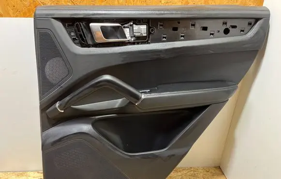 Porsche Cayenne (9Y0 9Y3) Rear door card panel trim