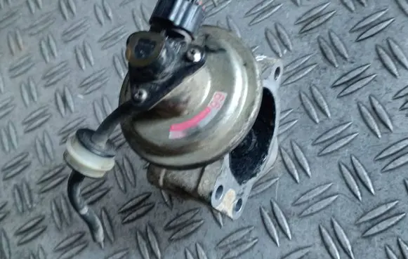 Toyota Hilux (AN10, AN20, AN30) EGR valve 258000L020