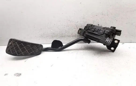 Audi A4 S4 B5 8D Accelerator throttle pedal 8D2721523