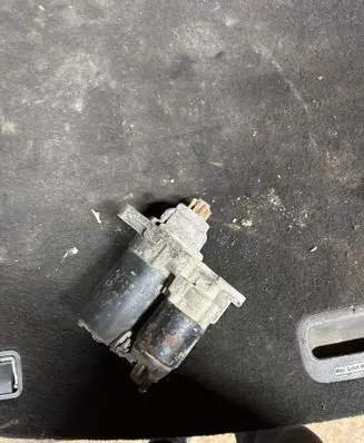 Volkswagen Golf IV Starter motor 0001120400
