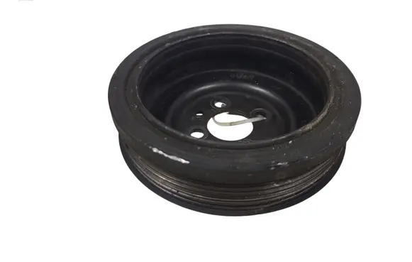 Volkswagen PASSAT B6 Crankshaft pulley 03G105243