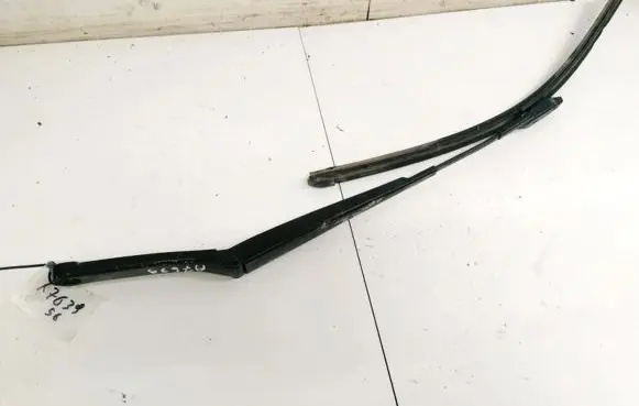 Volkswagen Golf V Front wiper blade arm 1Q1955409