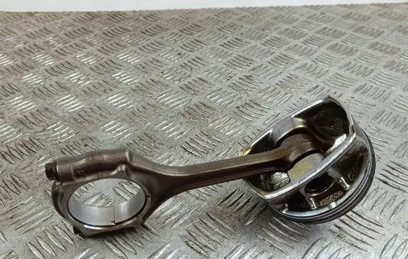 Jeep Grand Cherokee Piston with connecting rod 