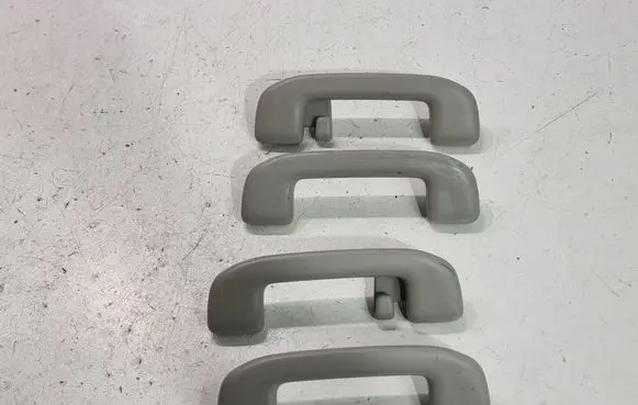 Toyota Yaris Cross A set of handles for the ceiling 7461047040