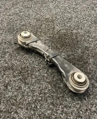 BMW 5 G30 G31 Rear upper control arm/wishbone 6867537