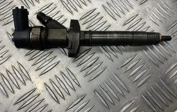 Renault Laguna II Fuel injector 0445110084