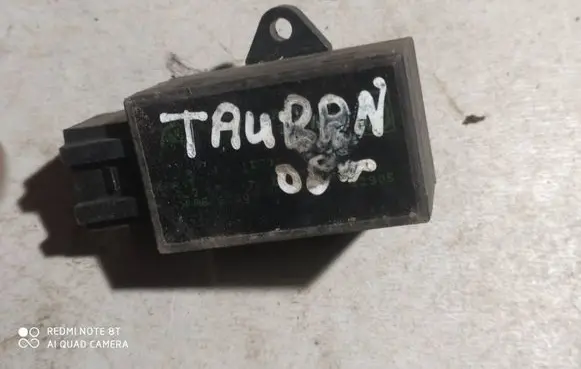 Volkswagen Touran I Seat heating relay 7L0953772D