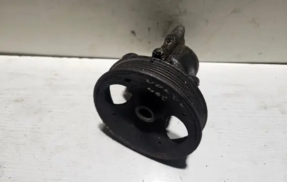 Volvo 440 Power steering pump 26016947