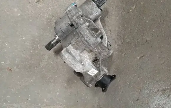 Suzuki Swift III Rear gearbox reducer/haldex oil pump 20100844652R