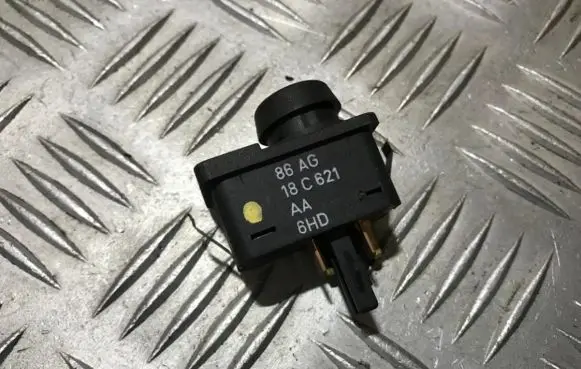 Windscreen/window heater switch
