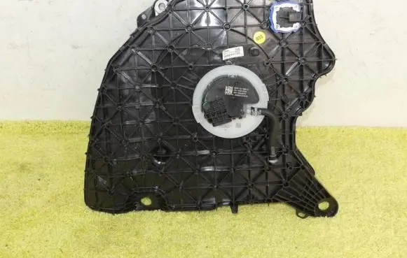 Audi A8 S8 D5 AdBlue liquid reservoir 8W0131878CD 4N0131963C