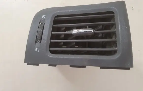 Nissan X-Trail T31 Dashboard side air vent grill/cover trim 68761JG00A