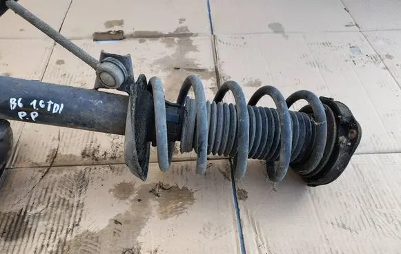 Front shock absorber with coil spring