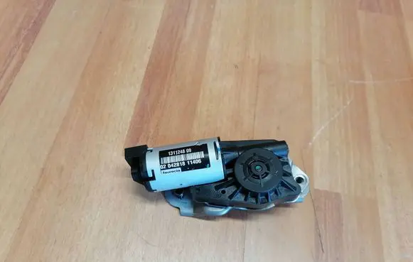 Renault Espace V (RFC) Seat adjustment motor 1311264X06 131124809 0204281811406