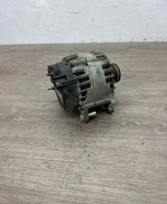 Volkswagen PASSAT B7 Generator/alternator 03C903024F TG14C054 2617851A
