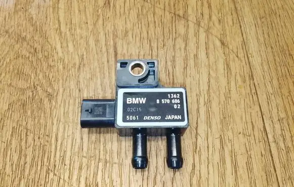 BMW X3 G01 Exhaust gas pressure sensor 8570686 13628570686