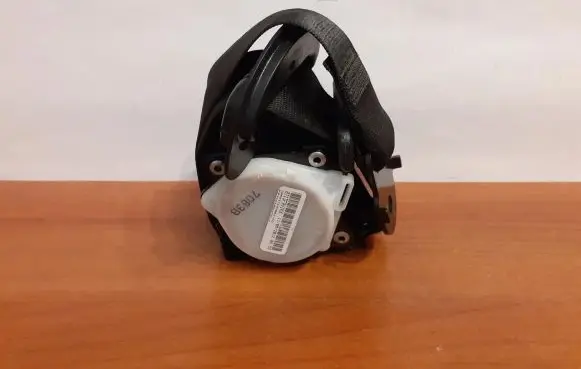 BMW X5 E70 Front seatbelt S2716104109H 040777