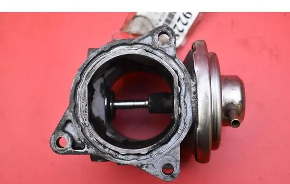 Skoda Octavia Mk2 (1Z) EGR valve 038131501AN