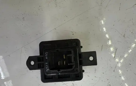 Mitsubishi L200 Heater blower motor/fan resistor 