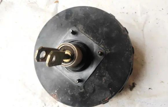 Seat Alhambra (Mk1) Brake booster 7M1612100D