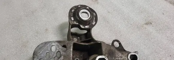 Audi A4 S4 B5 8D Engine mounting bracket 4B0199351B