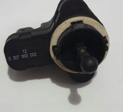 Headlight level adjustment motor