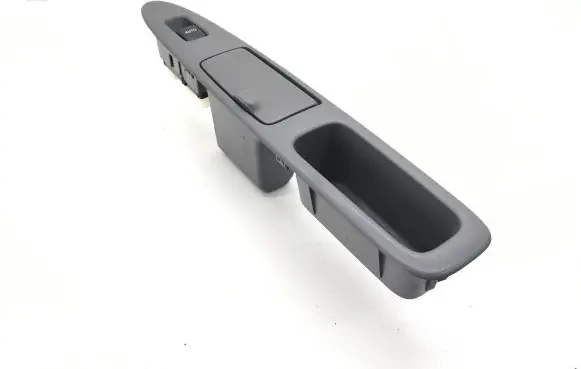 Toyota Avensis Verso Electric window control switch 8403044020 MGM123