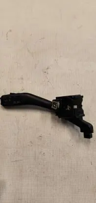 Volkswagen Touran I Indicator stalk 1K0953513A 011035010